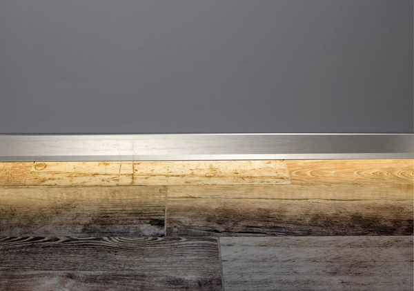 Zocalo Atrim slim 8mm Acero esmerilado