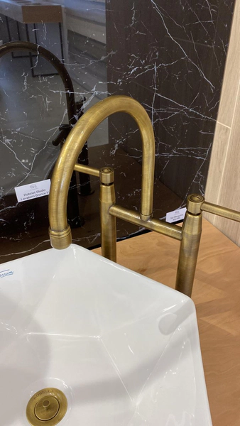ROBINET STUDIO SOBRE MESADA LAVATORIO BRONCE VIEJO