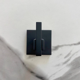 Percha Simple Baires Negro Mate