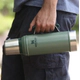 Termo Stanley Verde Clasico 950 Ml Con Manija Y Tapon Cebador