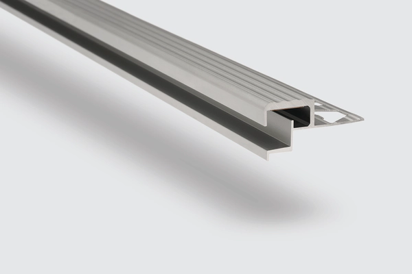 Protector escalon Atrim Lumiere led 10mm cromo 3955