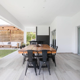Porcelanato Ilva 20x120 smoke wood polar natural 1º