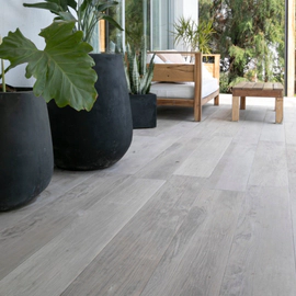 Porcelanato Ilva 20x120 smoke wood polar natural 1º