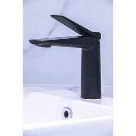 Griferia de Lavatorio Ultragrif Brooklyn bajo black matt UGA1013B02