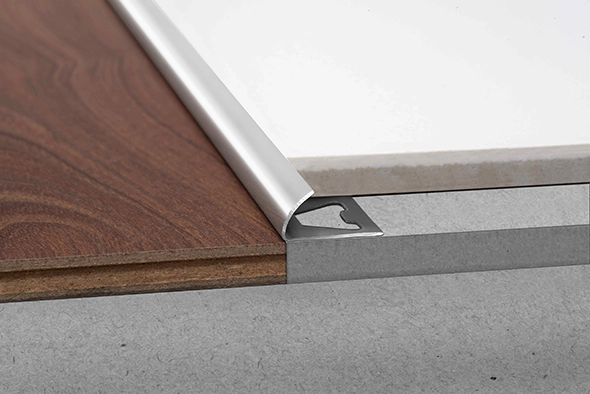 Atrim guardacanto arco ac. inox. 10mm x 2.5mts brillante 1580