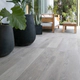 Porcelanato Ilva 20x120 smoke wood polar natural 1º